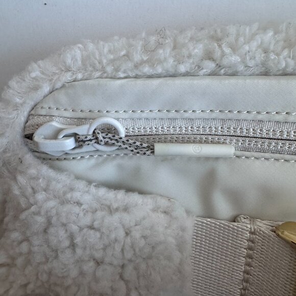 lululemon White Sherpa Fleece Belt Bag Crossbody Cream Gold Hardware - Picture 10 of 13